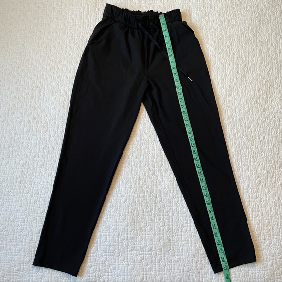 LULULEMON Black Luxtreme Keep Moving Pant, size 4 - Picture 6 of 11